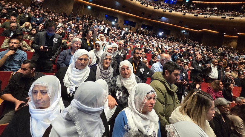 Sırrı Süreyya Önder'e Son Görev! Kızı Yazdığı Mektubu Okudu: 'Baba Hayatın Bütün Rengi Gitti' - Resim : 9