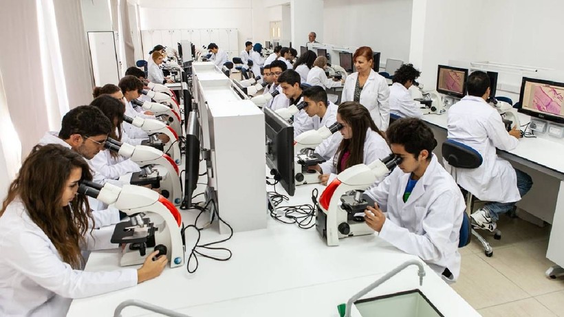 Türkiye'nin En İyi 50 Tıp Fakültesi Açıklandı: Zirvedeki Üniversite Şaşırttı - Resim: 5