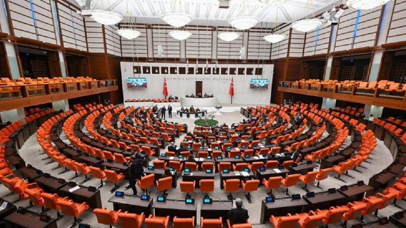 Yeni Trafik Kuralları Geliyor: Araba Kullanan Herkes İçin Geçerli! Bunu Yapan Sürücü Yandı - Resim: 4