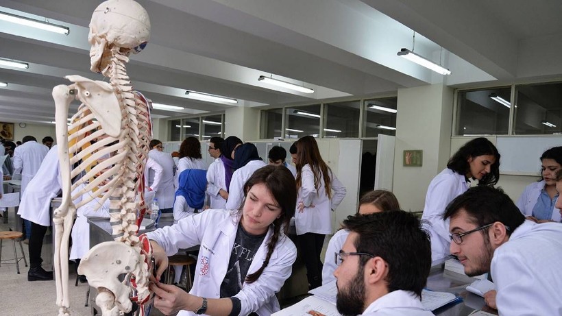 Türkiye'nin En İyi 50 Tıp Fakültesi Açıklandı: Zirvedeki Üniversite Şaşırttı - Resim: 3