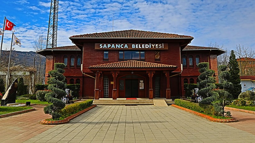 Sapanca Belediye Başkanı'na Saldıran Kişi Serbest Bırakıldı - Resim : 1
