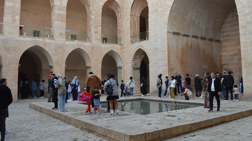 Türkiye 900 Yıllık Kayıp Eserin Peşinde! Dünyaca Ünlü Müzede ‘İslam Tarihi’ Işığı - Resim : 3