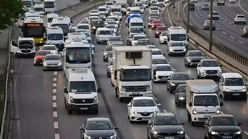 Plaka Sisteminde Yeni Dönem! Bu Değişikliği Yapmayan Muayeneden Geçemeyip Trafiğe Çıkamayacak - Resim: 1