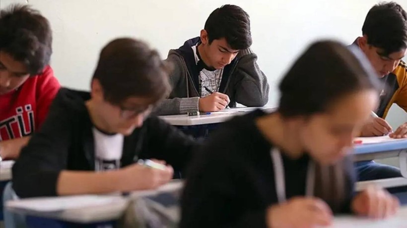 Lise Eğitimi Değişiyor: Zorunlu Olmaktan Çıkarılacak mı? İşte Masadaki 3 Model - Resim : 1
