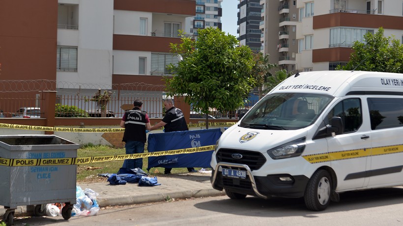 Çöp Konteynerinde Dehşet! Poşeti Açtı, Kanı Dondu… Bir Mahalle Diken Üstünde - Resim : 1