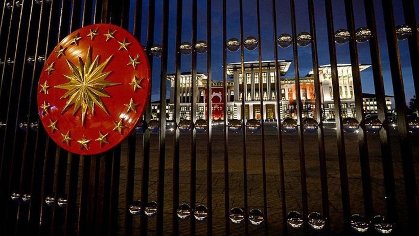'Bakan Yardımcıları' Krizinde Yeni Perde: Cevdet Yılmaz Maaşları Düşürme Talimatı Verdi - Resim : 1
