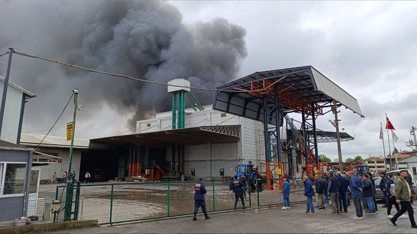 Sakarya'da Fabrikada Yangın Paniği! Büyümeden Kontrol Altına Alındı - Resim : 1