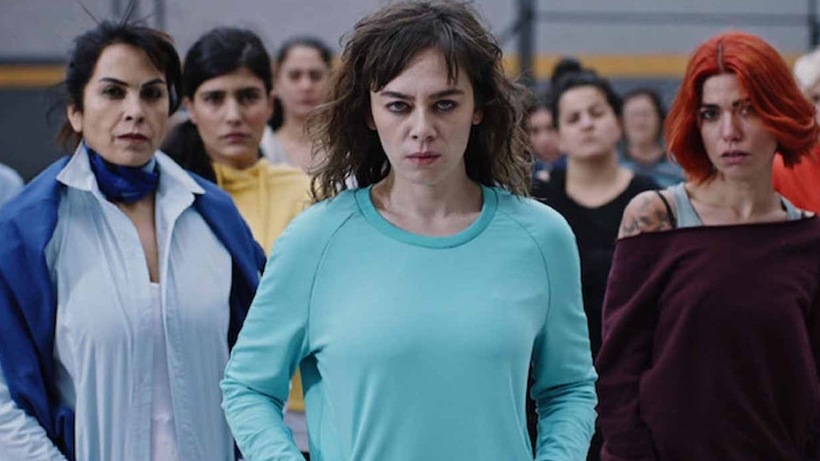 Avlu Dizinin Yönetmeni Takip Etti Sosyal Medya Yıkıldı… Ünlü Oyuncu Kadroda mı? - Resim : 1