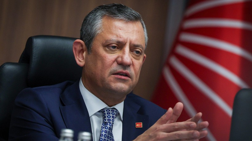 Özgür Özel'den Dünya Çiftçiler Günü'ne Özel Mesaj: 'Çiftçiler Bu Topraklarda Yalnız Bırakılıyor' - Resim : 1