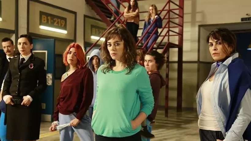 Avlu Dizinin Yönetmeni Takip Etti Sosyal Medya Yıkıldı… Ünlü Oyuncu Kadroda mı? - Resim : 3