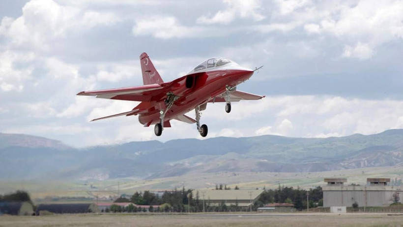 TUSAŞ’tan Tarihi Başarı: Türk Uçağı Avrupa Semalarında! Yerli ve Milli Hürjet’le Tarih Yazılıyor - Resim: 5