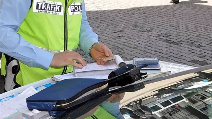 Trafik Cezaları Değişiyor: Araç Sahipleri Şimdi Yandı! Tüm Ehliyet Sahipleri Diken Üstünde - Resim: 1