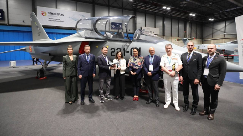 TUSAŞ’tan Tarihi Başarı: Türk Uçağı Avrupa Semalarında! Yerli ve Milli Hürjet’le Tarih Yazılıyor - Resim: 4