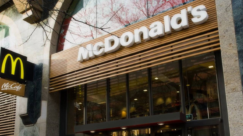 McDonald's Şubesinden Tartışmalı Karar: Yaş Sınırlaması Getirildi! Gençlerin Girmesi Yasaklandı - Resim: 1