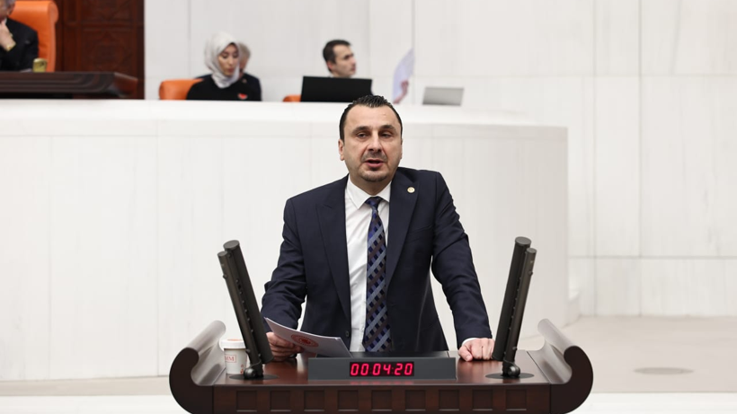 CHP’li Bekir Başevirgen Çifçilerin Sorunlarını Dinledi: 'Bu Şekilde Giderse Kiraz Ağaçları da Kesilecek' - Resim : 1