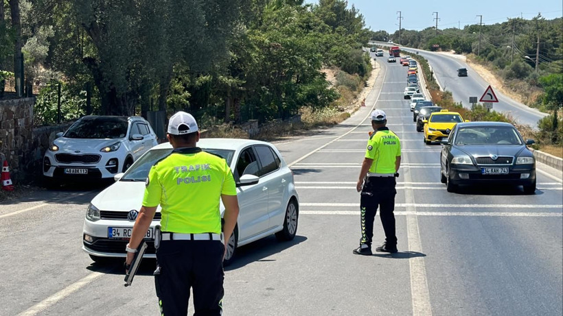 Trafikte Yeni Dönem: Bunu Yapan Yandı! Cezalar Katlanıyor, Ehliyete El Konuluyor - Resim: 5