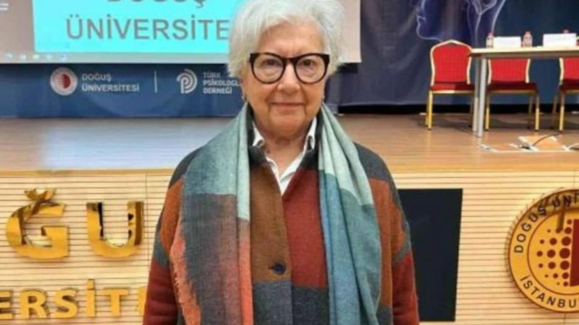 Dünyaca Ünlü Profesör Dolandırıcıların Hedefi Oldu - Resim : 1