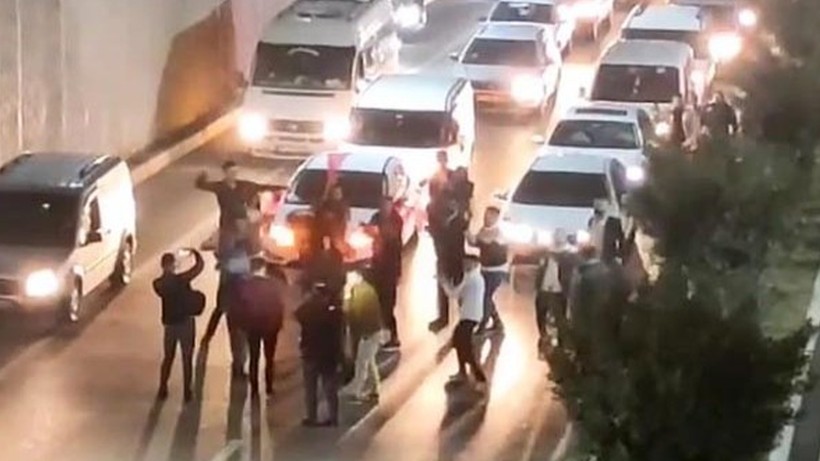 Bakan Yerlikaya Yeni Düzenlemeyi Duyurdu! Düğün, Asker Uğurlama İçin Yol Kapatanlara Ağır Yaptırım! İşte Cezalar... - Resim : 1