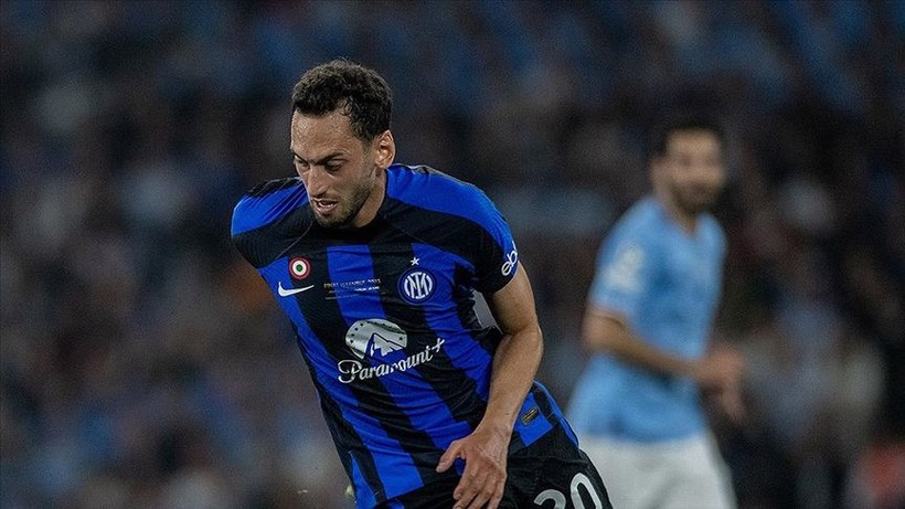 Inter Forması Giyen Hakan Çalhanoğlu Hayatının Şokunu Yaşadı - Resim: 5