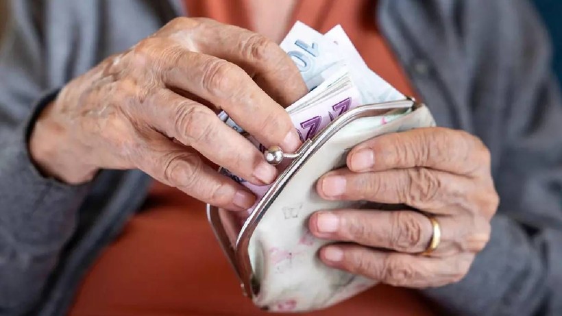 SGK Uzmanı Özgür Erdursun'dan Emeklilere Ek Zam Sürprizi: SSK, Bağkur ve Tüm Emeklileri Kapsayacak - Resim: 3
