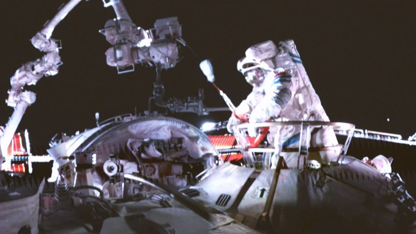 Uzay’da Bir İlk! Tam 8 Saat Sürdü - Resim : 1