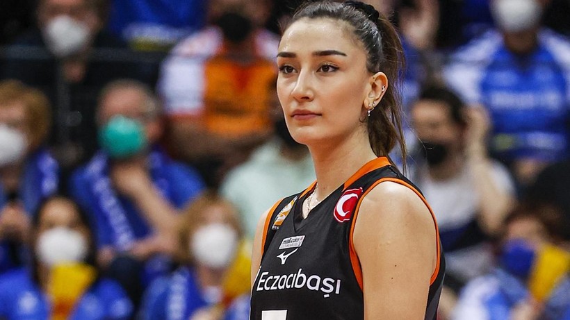 Ve Eczacıbaşı Hande Baladın'ı Duyurdu - Resim: 3