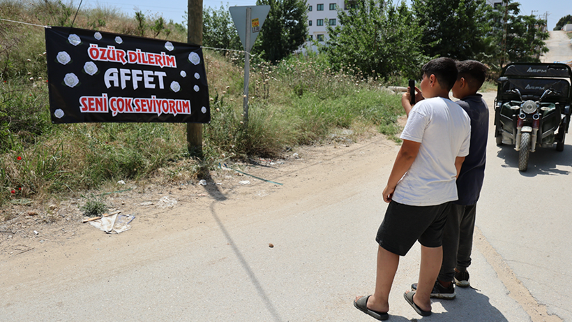 Mahalleyi Karıştıran 5 Kelimelik İlan! Gören Herkes Fotoğrafını Çekti - Resim : 1