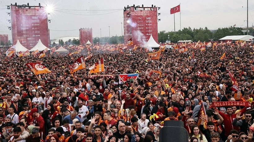 1 Milyon Hedefleniyordu... Galatasaray'ın Yenikapı'daki Şampiyonluk Kutlamasına Kaç Kişi Geldi? - Resim: 2