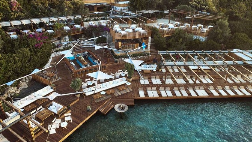 Lucca Beach, Xuma Beach, Maça Kızı, Mandarin Oriental: 2025 Bodrum Beach Giriş Ücreti ve Harcama Limitleri Uçtu - Resim: 1