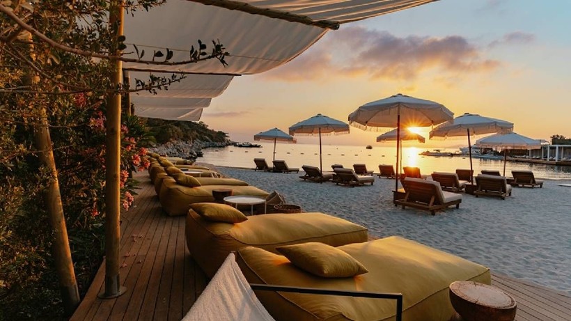 Lucca Beach, Xuma Beach, Maça Kızı, Mandarin Oriental: 2025 Bodrum Beach Giriş Ücreti ve Harcama Limitleri Uçtu - Resim: 3