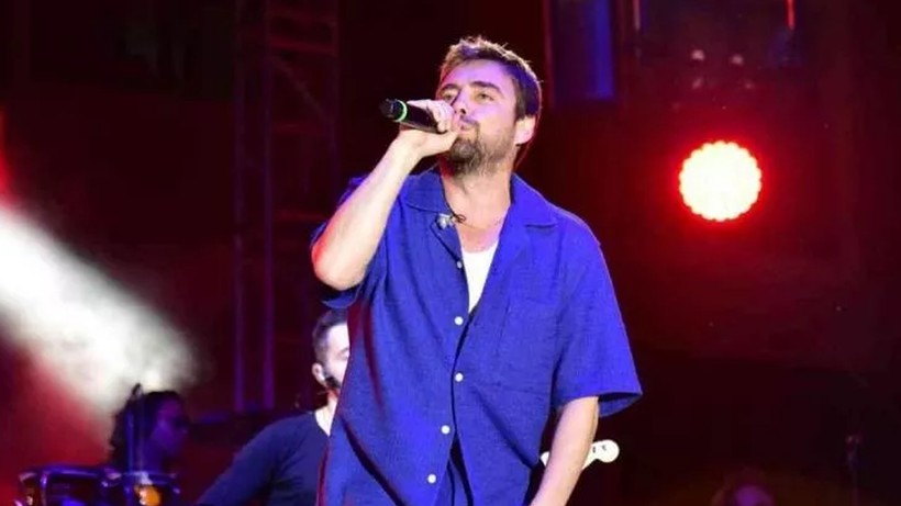 Ünlü Şarkıcı Murat Dalkılıç'a Şanlıurfa Konserinde Büyük Şok! Sahnede Ne Yapacağını Şaşırdı - Resim : 2