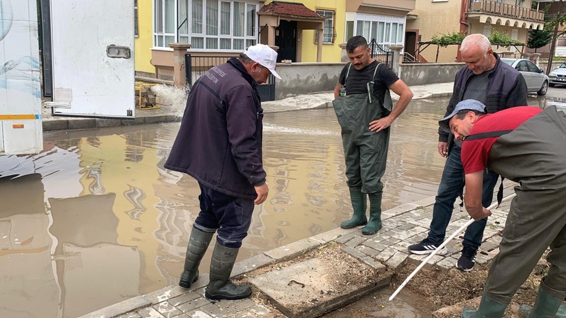 Karaman’da Sağanak Yağış Hayatı Felç Etti - Resim : 2