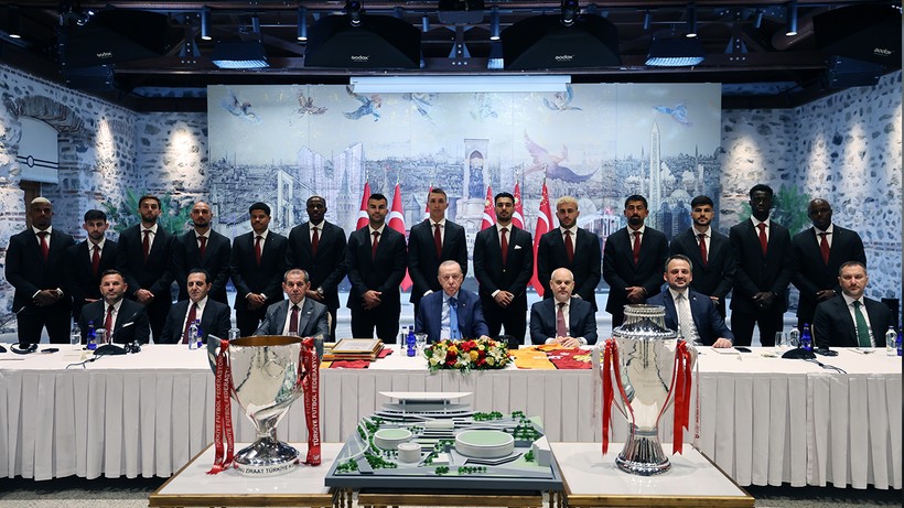 Cumhurbaşkanı Erdoğan'dan Galatasaray'a Çifte Tebrik! 'Bu Vicdanlı Tavrını Tarih Kaydetti' - Resim : 2