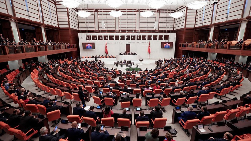 15,5 Saatlik Görüşme Sona Erdi: İnfaz Düzenlemesi Komisyon'dan Geçti - Resim : 1