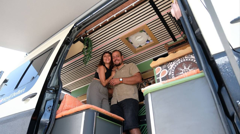 Düğünde Kiraladıkları Araç Hayatlarını Kökten Değiştirdi: İşlerinden İstifa Ettiler, 3 Yılda 50 İl Gezdiler - Resim: 6