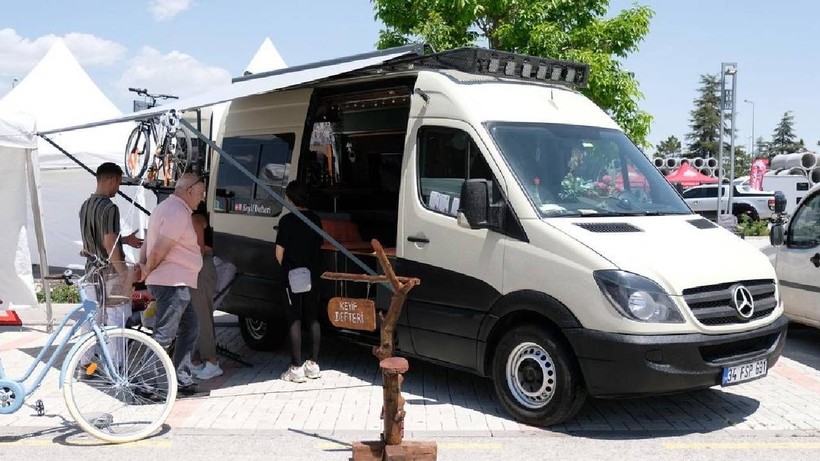 İşlerinden İstifa Edip Düğün Altınlarını Sattılar: Aileleri Karşı Çıktı Ama Onlar Trilyoner Gibi Yaşıyor - Resim: 5