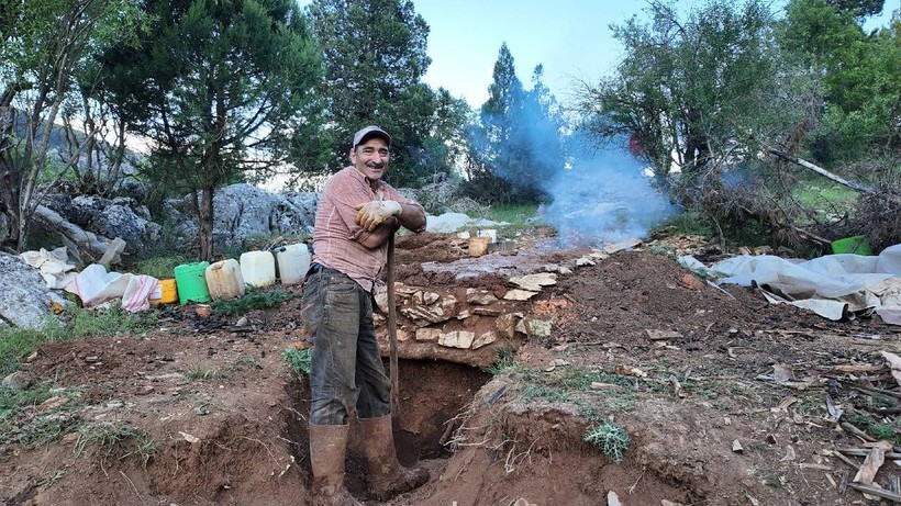 Toprak Kuyusuna Gömüp Çamurla Kaplanıyor: 72 Saat Bekleyip Damla Damla Süzülüyor - Resim: 6