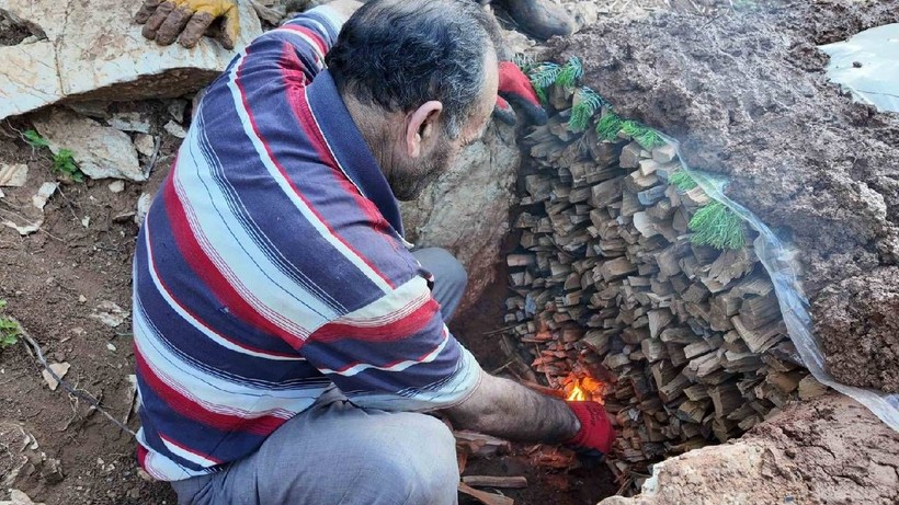 Toprak Kuyusuna Gömüp Çamurla Kaplanıyor: 72 Saat Bekleyip Damla Damla Süzülüyor - Resim: 2