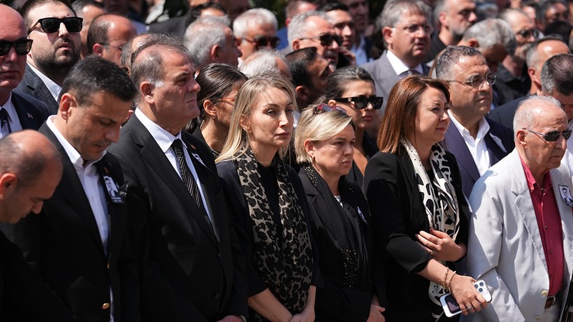 Manisa Efesini Gözyaşlarıyla Uğurladı! Ferdi Zeyrek'e Acı Veda - Resim : 5