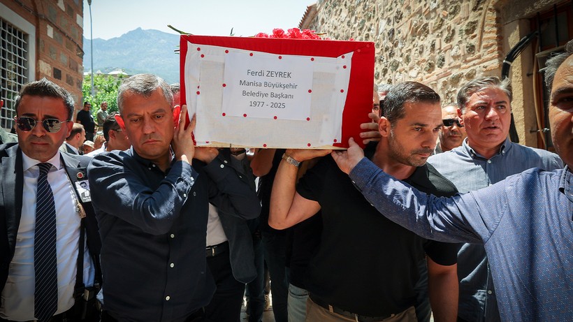 Ferdi Zeyrek'e En Yakın Dosttan Yürek Burkan Veda - Resim : 1