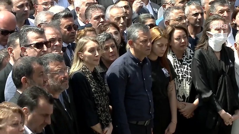 Manisa Efesini Gözyaşlarıyla Uğurladı! Ferdi Zeyrek'e Acı Veda - Resim : 9