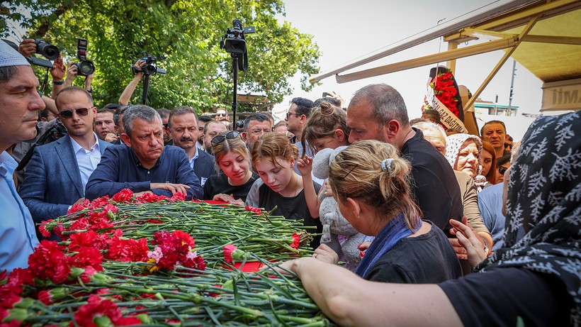 Ferdi Zeyrek'e En Yakın Dosttan Yürek Burkan Veda - Resim : 2