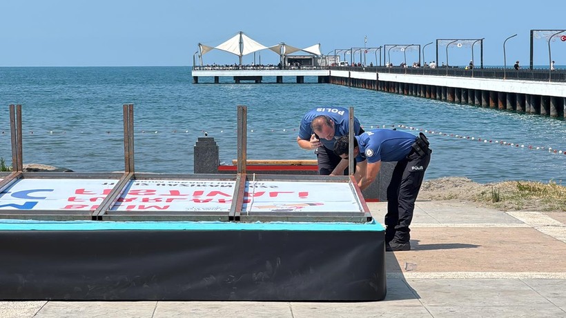 Samsun’da Korku Dolu Anlar! Demir Pano Öğrencilerin Üzerine Düştü - Resim : 1