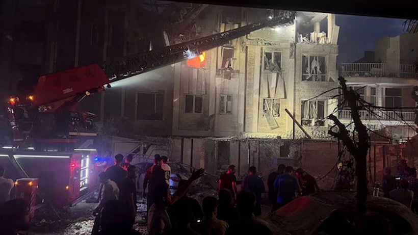 İran Yerle Bir Oldu! İşte İsrail Bombardımanı Sonrası İlk Kareler - Resim : 2