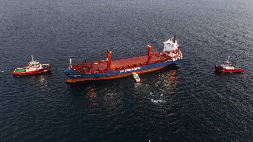 Çanakkale Boğazı'nda Yük Gemisinde Yangın - Resim : 1
