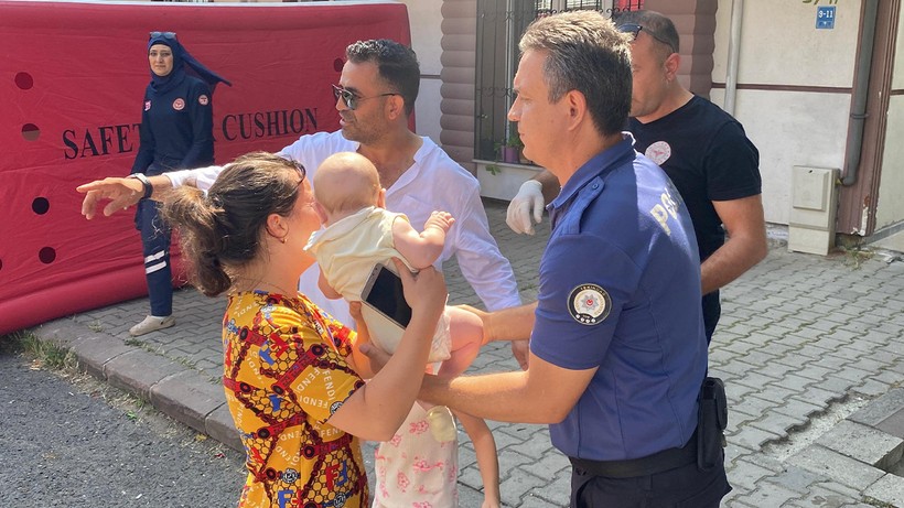 4 Aylık Bebeğe 1 Saatlik Kabus! Baba Dehşeti Mahalleyi Ayağa Kaldırdı - Resim : 3
