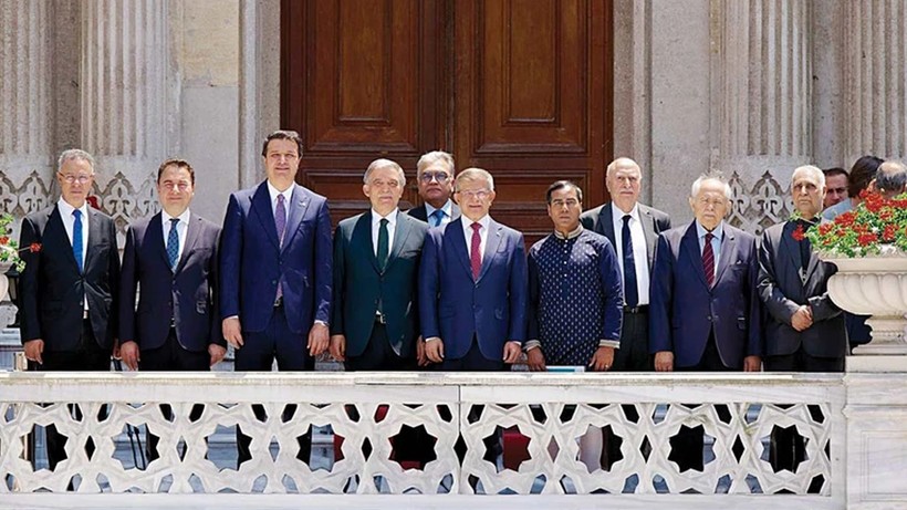 '4 Parti Birleşecek' İddiası! Başkanlık Koltuğu İçin Kritik İsim - Resim : 3