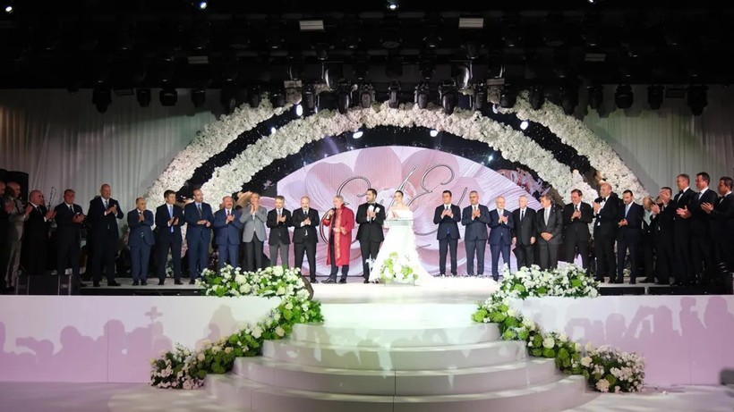 Yılın Düğünü Sosyal Medyayı Yıktı Geçti! Sporun Olay 5’lisi Nikah Şahidi Oldu, Gören İnanamadı - Resim : 5
