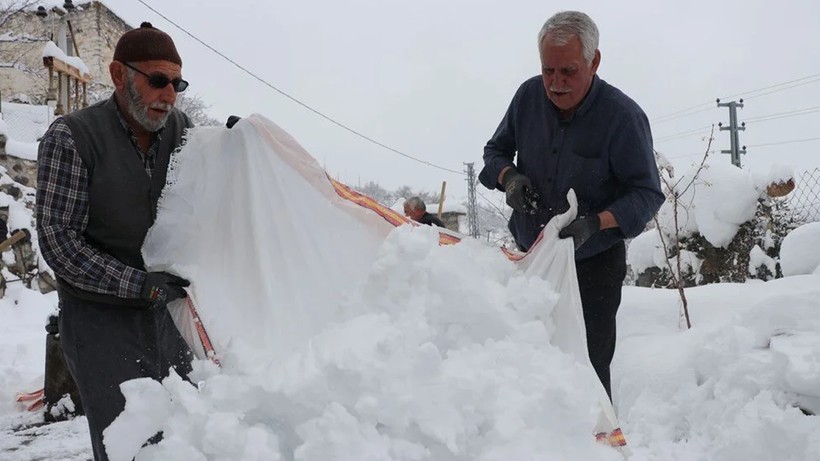 500 Yıllık İnanılmaz Sır! Ne Su Ne de Buz… Kayserililerden Eşi Benzeri Olmayan Serinleme Yöntemi! Kışın Doldurup Yazın Açıyorlar - Resim : 2