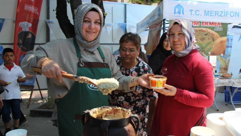 Dövülerek Yapılıyor Sakız Gibi Uzuyor: Tam 12 Saat Pişiyor, Yiyen Bağımlısı Oluyor - Resim: 6